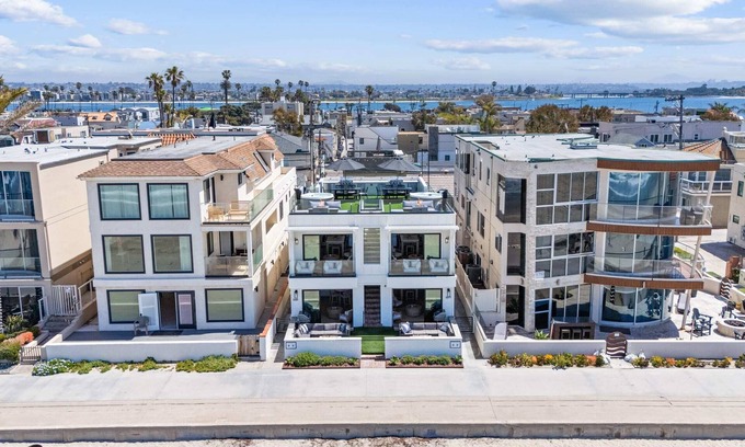 Mission Beach Casa | Luxury oceanfront fourplex with roof deck, sleeps 22