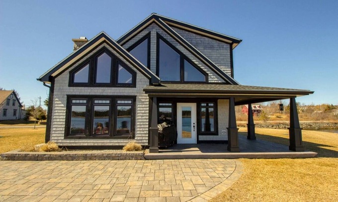 Lunenburg Cabaña | Luxury Oceanfront Home in Lunenburg