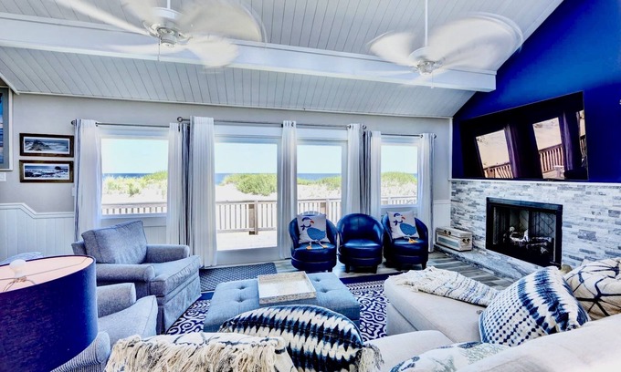 South Nags Head Casa | Luxury Oceanfront home in South Nags Head!