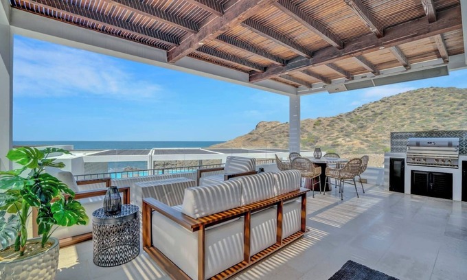 Cerritos Apartamento | Luxury Oceanfront Condo with Private Jacuzzi & Resort Amenities