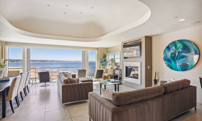 Capitola Casa | Luxury Oceanside Dream – Steps to Capitola Beach