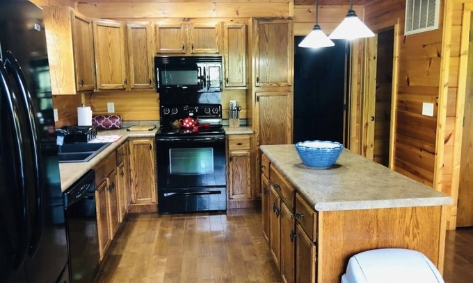 Kodak Cabaña | Luxury of Lenz!! 5 minutes from I-40!