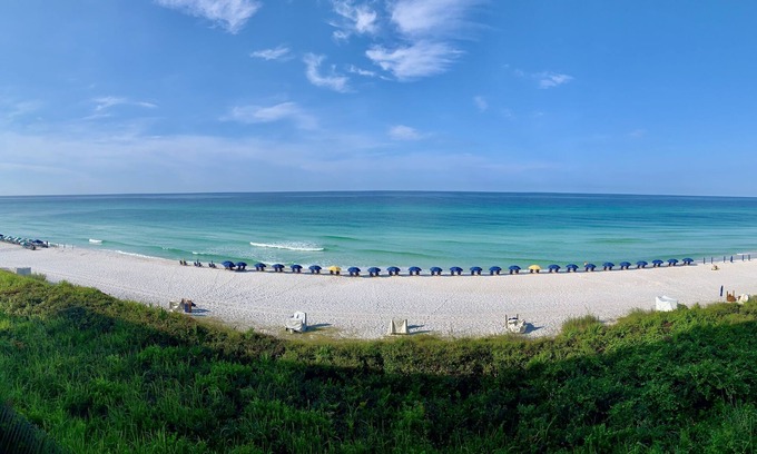 Rosemary Beach Condominio | Absolutamente completamente renovado, en la playa, con vista completa a la playa @ High Pointe 24E