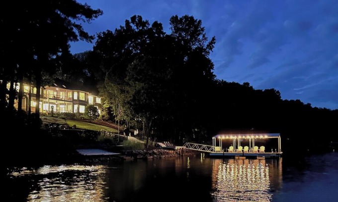 Seneca Casa | Luxury on Lake Keowee w/ Dock