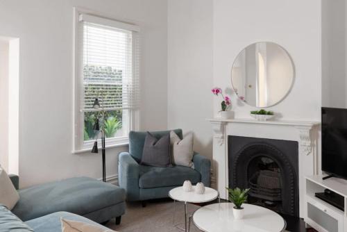 Carlton South Casa | Luxury On Lygon, Victorian Terrace