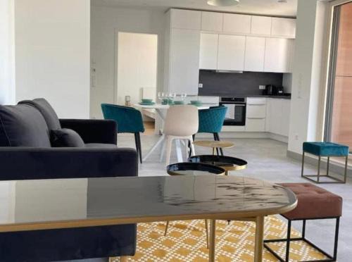 Bonnevoie Apartamento | Luxury one bedroom w terrace&parking- 142-100