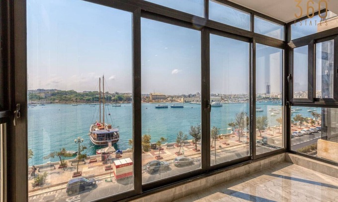 Sliema Apartamento | Luxury, one of a kind home, in Sliema ferries & AC