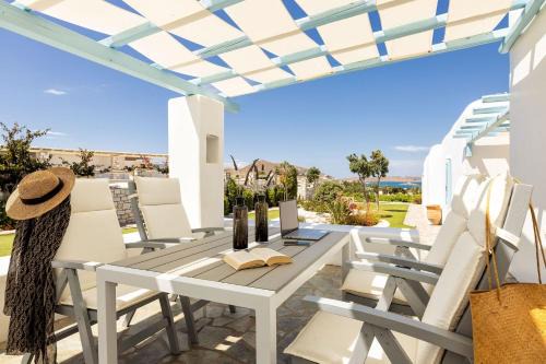 Naousa Villa | Luxury Paros Villa 1 Bedroom Villa Divine Sea Wonderful Sea Views & Great For Young Couples Naousa