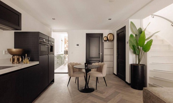 Museum Quarter Apartamento | Luxury Penthouse off the Avenue near Vondelpark