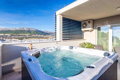 Mejasi Apartamento | Luxury penthouse Papic with jacuzzi & the view