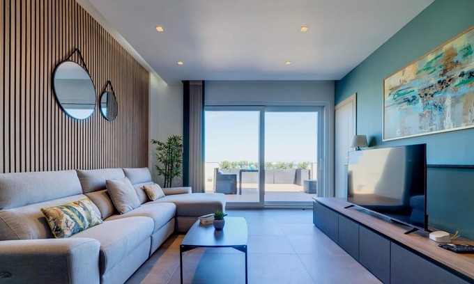 Tal-Ghoqod Apartamento | Luxury Penthouse with Terrace and Views