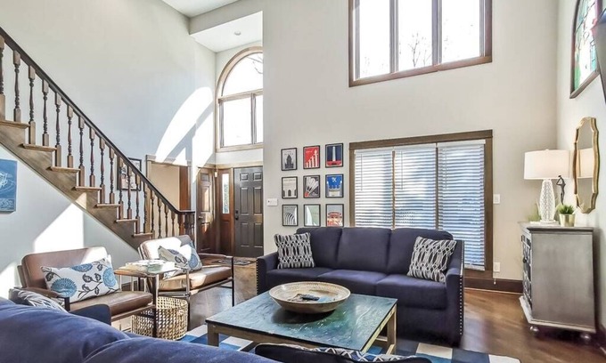 West Plaza Casa | Luxury Plaza House. Amazing Property.