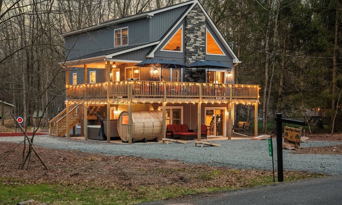 Albrightsville Chalet De Esquí | Luxury Pocono Retreat | Sauna | Hot Tub | Games