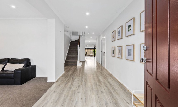 Sanctuary Lakes Casa | Luxury Point Cook Home 30 mins to Melb CBD!