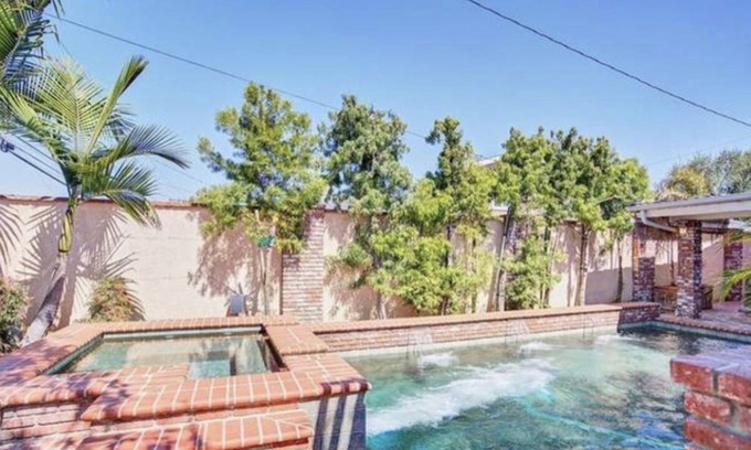 Bolsa Chica-Heil Casa | Luxury Pool home 8 miles from disney / 2 miles from beach