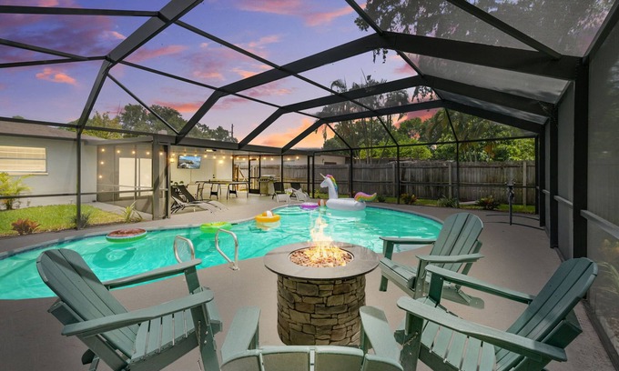 Tampa Casa | Luxury Pool Home Near Stadium - BBQ GRILL- FIREPIT☆