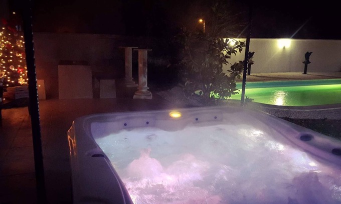 Savski Venac Villa | Villa de lujo con piscina -8 duerme con hidromasaje al aire libre