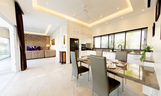 Hin Lek Fai Villa | Luxury Poolvilla Iris
