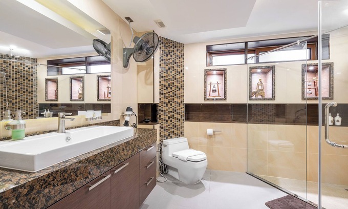 South Pattaya Villa | Luxury Pool Villa T1 near Walking Street/5BR/9 Persons/Pool Table/BBQ