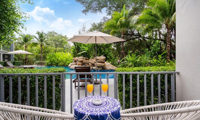 Sa Khu Apartamento | Luxury Poolside 1 bedroom Free Netflix at Naiyang