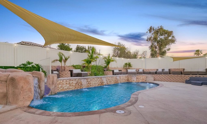 Mount Helix Casa | Luxury Private Oasis- 2 King Suites - Pool-Spa-Fire Pit-Sauna-Arcades-Playground