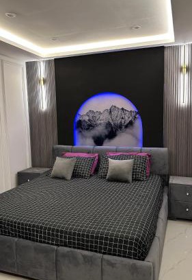 Bahria Town Apartamento | Luxury Private Top Floor Apartment in Heart of Bahria Town