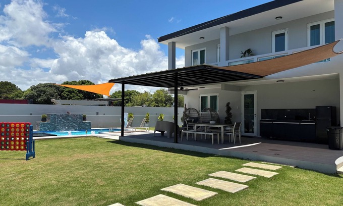 Puerto Nuevo Casa | Luxury Private Villa with Pool, Basketball Court & 6 Bedrooms – Sleeps 14!