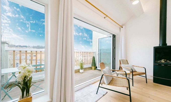 Bristol Floating Harbour Casa | Luxury Quayside Townhouse Overlooking The Harbour