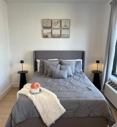 Elizabeth Apartamento | Luxury Queen Studio- Minutes To NYC, EWR & MetLife