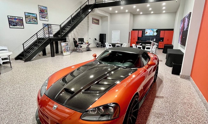 Highland Apartamento | Luxury Racing Garage…make Sebring your play ground.