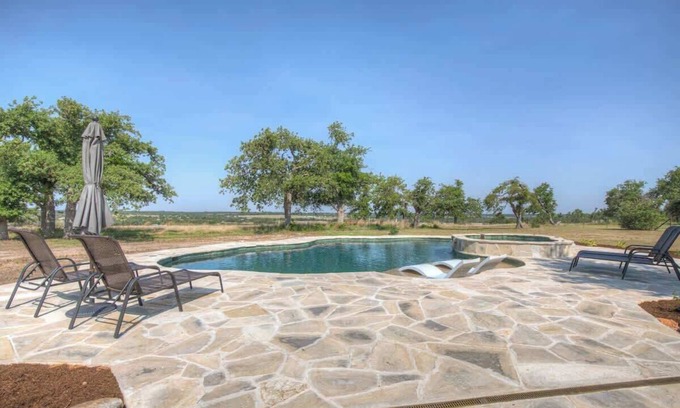 Fredericksburg Casa | Luxury Ranch W/pool-hot Tub-near Fred!