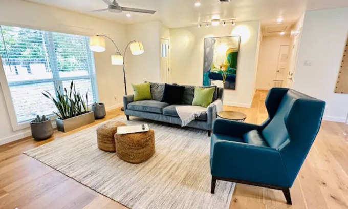 North Austin Civic Association Casa | Luxury Rennovated 4BR in ATX 10 min from Domain & DT