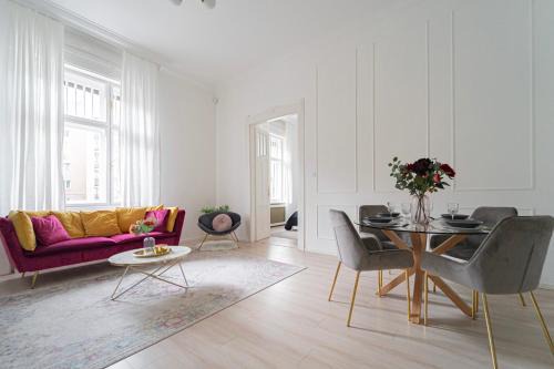 Orszagut Apartamento | Luxury Residence by Castle District, Free Parking