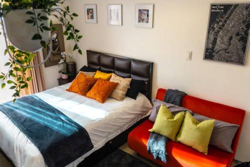 Ugong Apartamento | Luxury Resort Condo in Pasig FastWifiPoolSmartLock