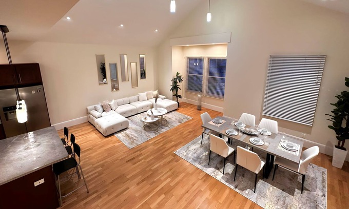 Visitacion Valley Casa | Luxury Retreat: Cinema, Gym, BBQ