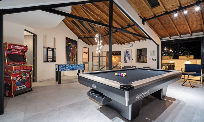 Alejandria Apartamento | Luxury Retreat Private Sauna/Jacuzzi/Billiard/Gym
