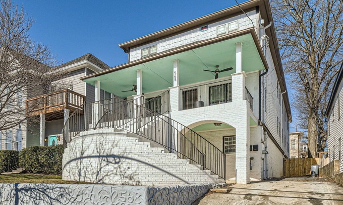 Old Fourth Ward Casa | Corporate Stays Welcome, Modern Luxury Home Near Restaurants and Shopping