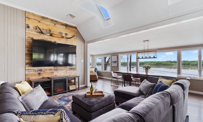 Salunga Cabaña | Luxury River Front Cottage With Hot Tub & Spectacular Views