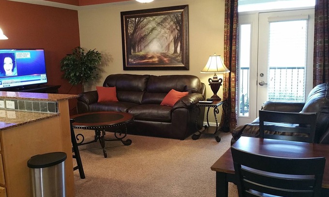 Sevierville Condominio | 1 BR Luxury Condo A orillas del río / Perfect Location / 2 BR también disponible VRBO # 859465