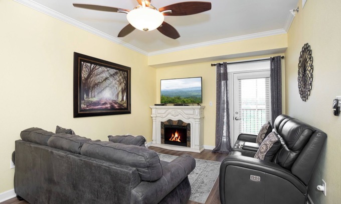 Sevierville Condominio | Condominio de lujo de 2 dormitorios frente al río en ubicación perfecta