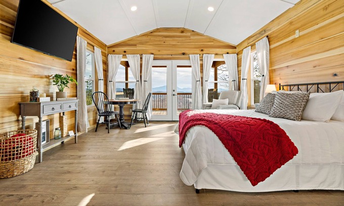 Marion Cabina | Luxury, Romantic, Views, Outdoor Tub, Hike-waterfall