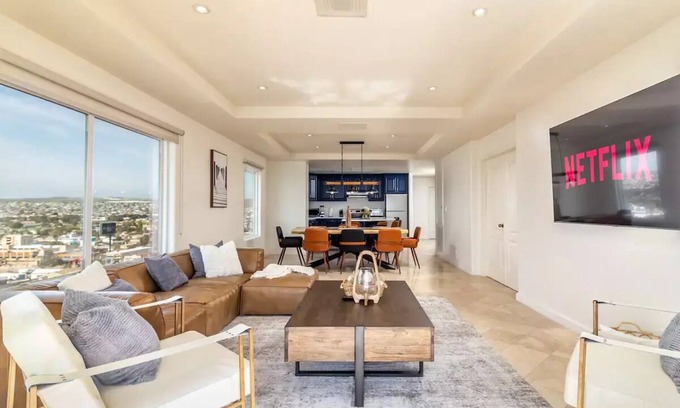 Centro Playas Condominio | Luxury Rosarito Beachfront 2 Bedroom 5 min Walk 2 Baja beach fest papas & Beer