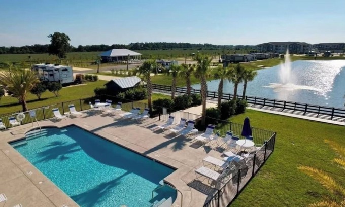 Foley Alquiler De RV | Luxury RV Lot 82 in Grand Riviera Resort/Foley, AL/Daily and long term available
