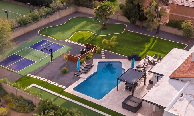Tatum Place Casa | Luxury|Salt Pool|Hot Tub|Pickleball