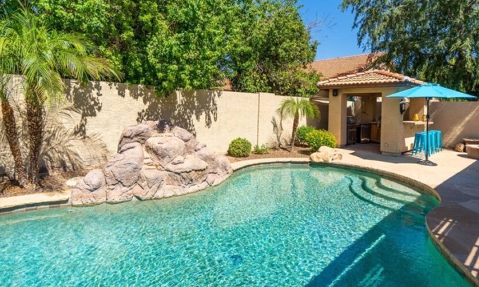Paradise Park Vista Casa | Luxury Scottsdale Home w/Pool and Hot Tub!