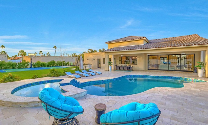 North Scottsdale Casa | Luxury Scottsdale Retreat: Heated Pool, Spa, Pickleball & Concierge service!