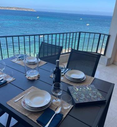 Għadira Apartamento | Luxury Seafront Apartment with Panoramic Views- Ghadira, Mellieha Bay