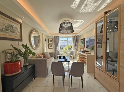 Sea Point Apartamento | Luxury Seapoint One-Bedroom secure apartment with on-premise parking