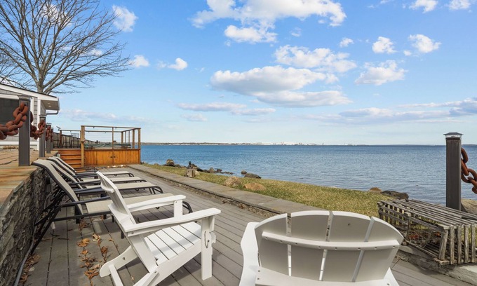 North Kingstown Casa | Luxury seaside retreat