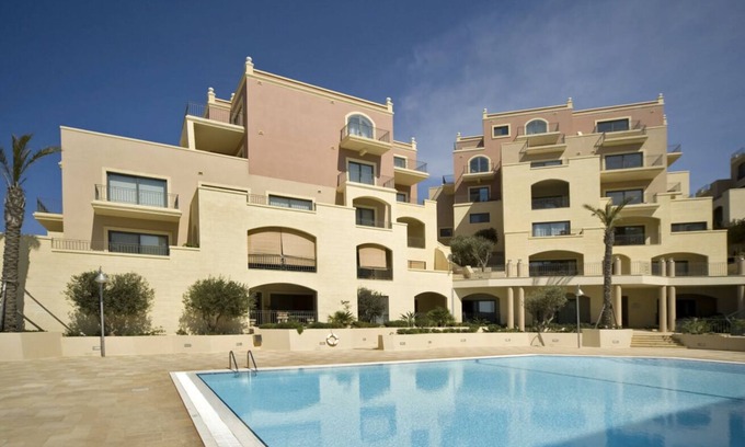 Għadira Apartamento | Luxury Seaview Pool-Hosted by Sweetstay